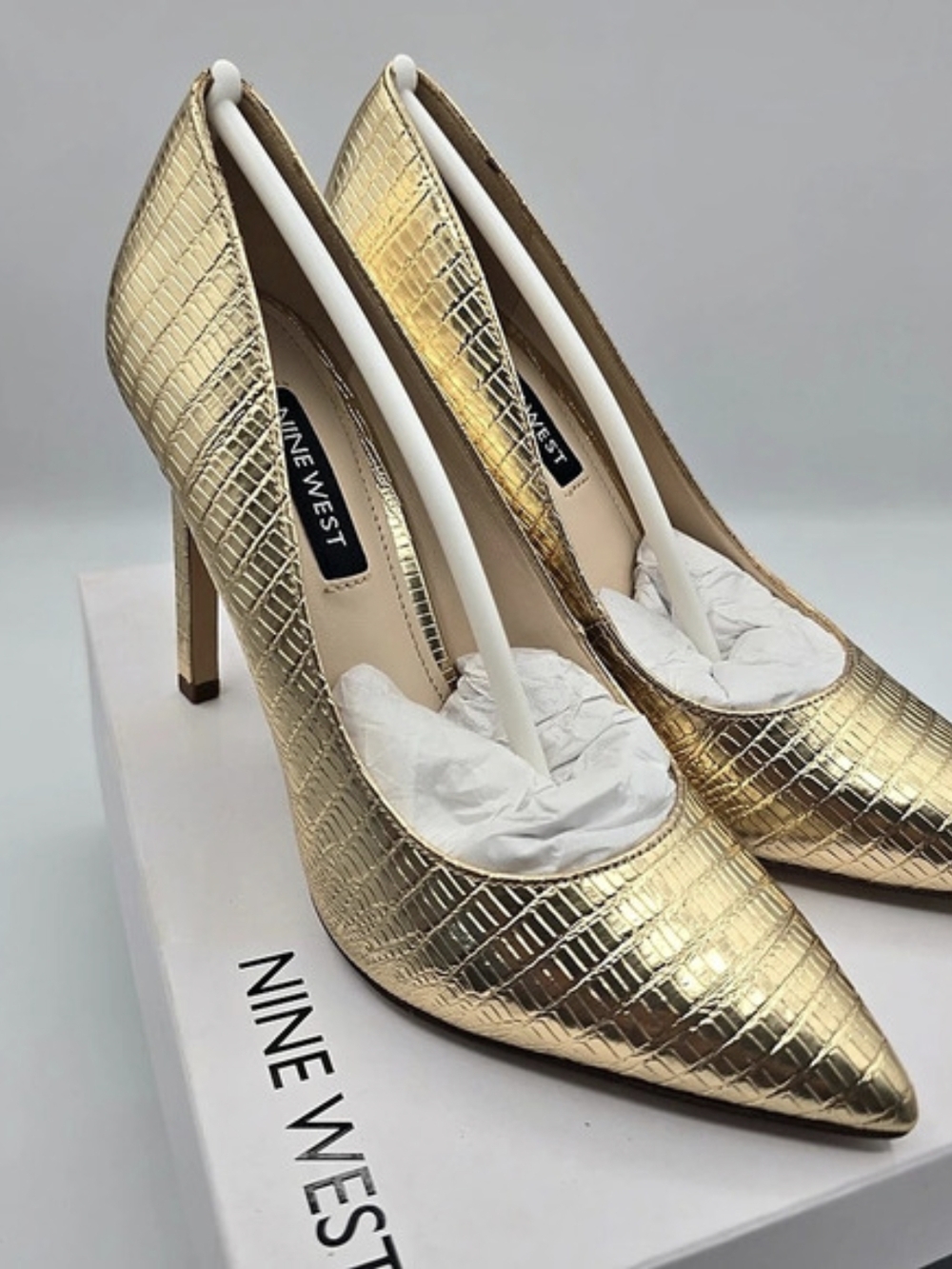 Nine West Tatiana Pointed Toe Pump Heels in Gold US 5